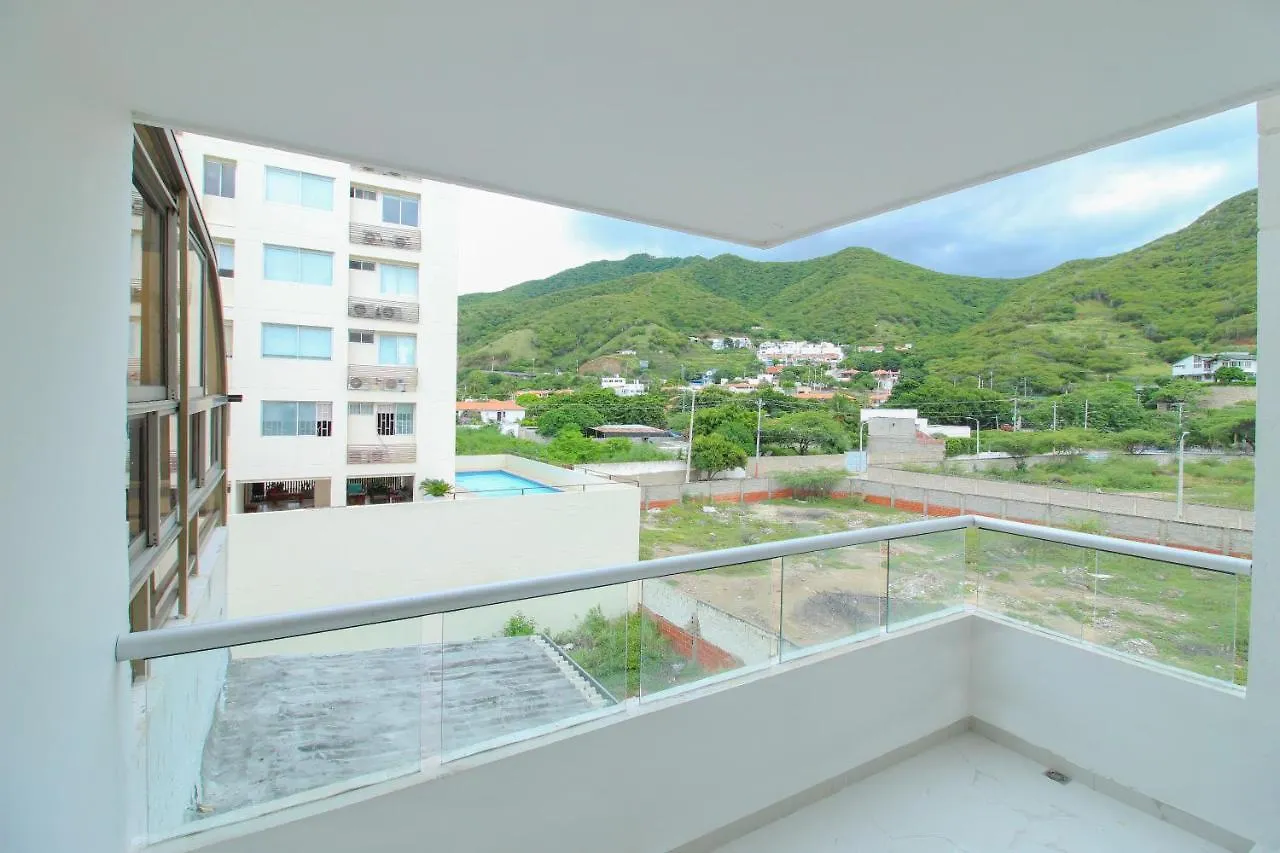 Apartamento con Balcón - Cerca al Mar Santa Marta