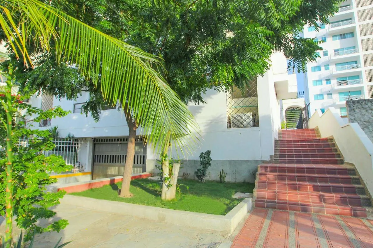 Apartamento con Balcón - Cerca al Mar Santa Marta